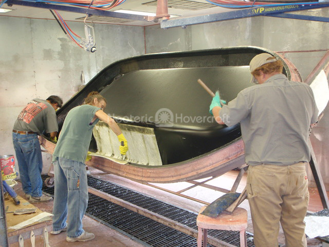 Reinforcing hovercraft body
