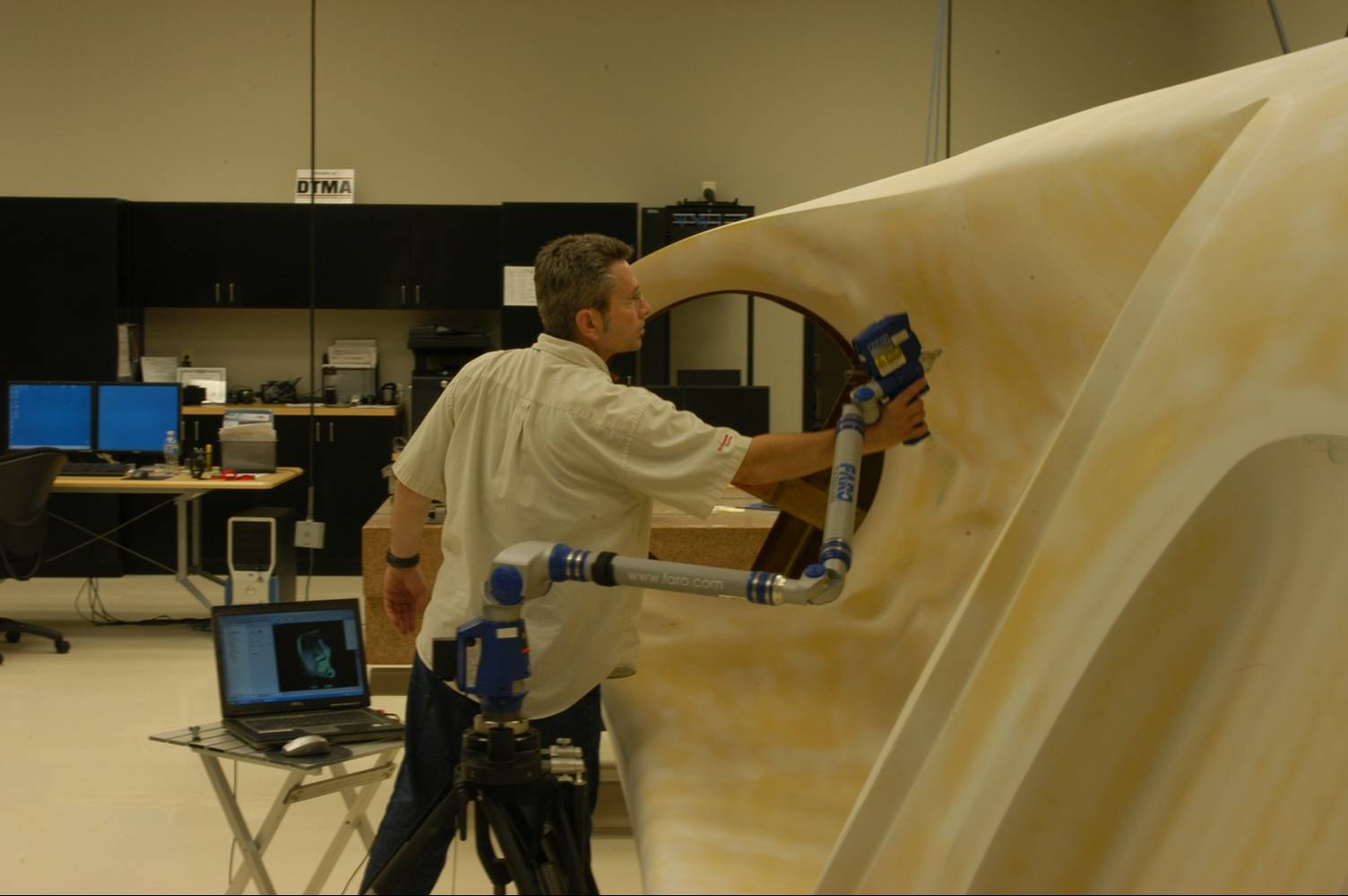 laser scanning hovercraft body